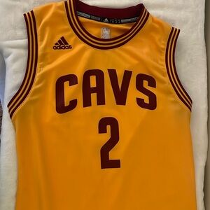 Cleveland Cavaliers Kyrie Irving jersey! Youth medium